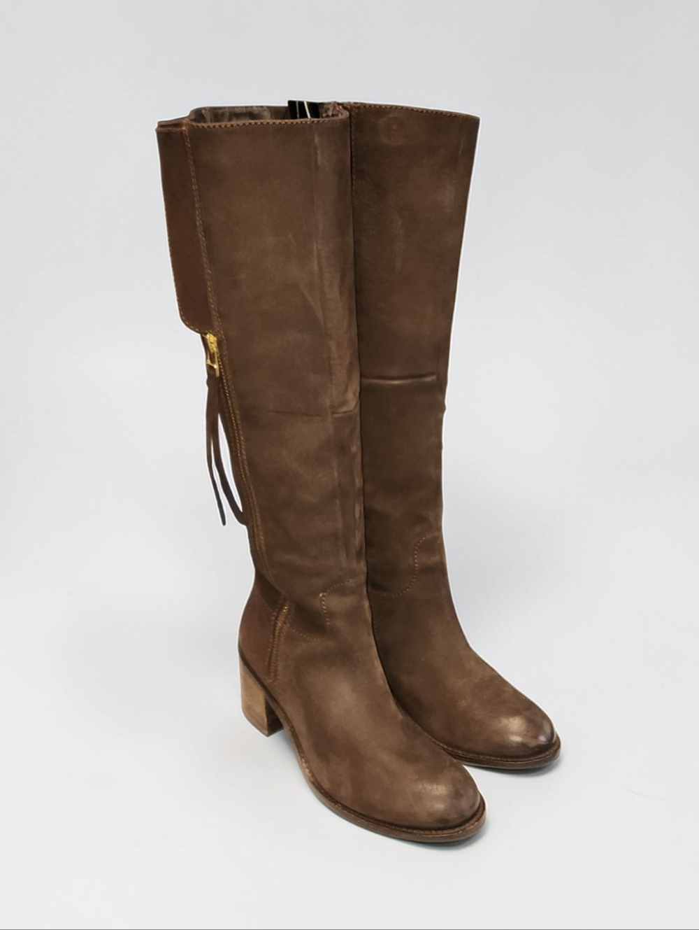 Women Vintage Soft Leather Brown Tall Boots By Steve Madden Size 8.